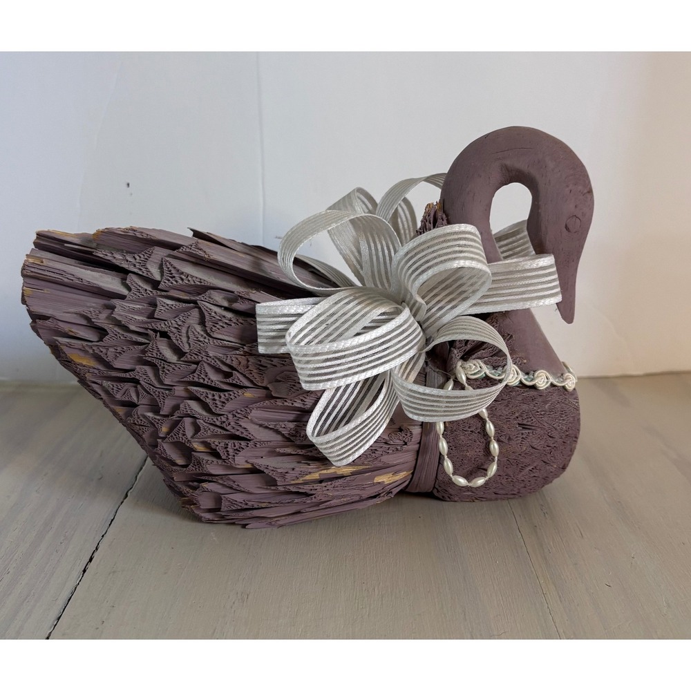 Vintage Shabby Chic Mauve Palm Frond Wood Swan Figurine Pearl Accent Cottagecore